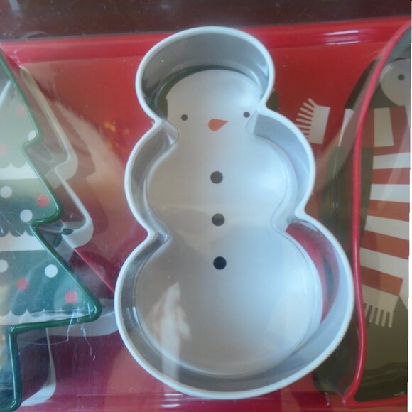 Crate and Barrel- Snow day cookie cutters set of 4-NIB - Picture 4 of 6